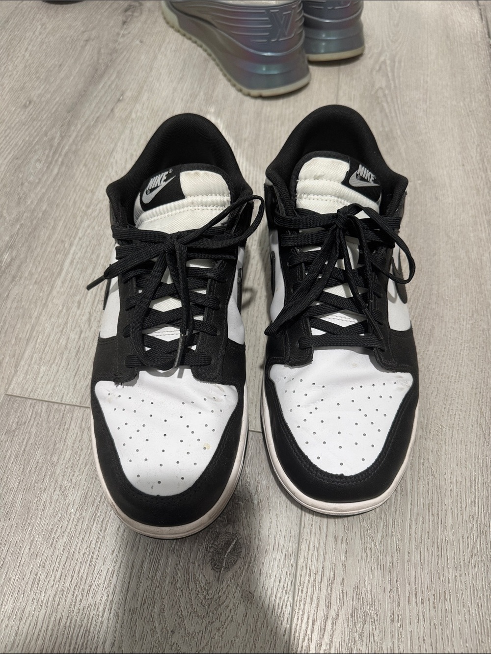 Nike Black & White Low Top Sneakers